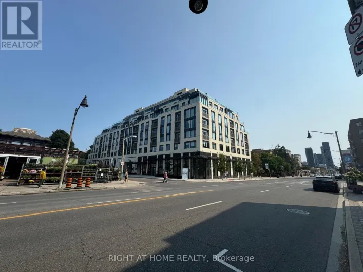 324 - 3 STRATHGOWAN AVENUE, Toronto