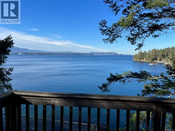 Multi-Family for sale: 324 Easthom Rd, Gabriola Island