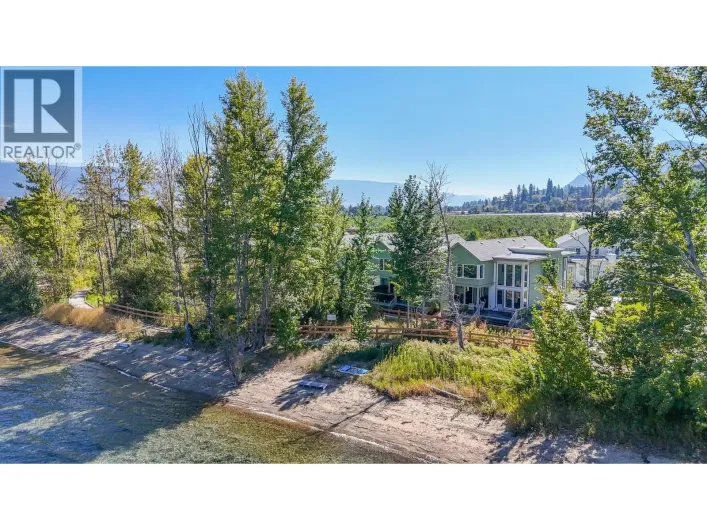 3240 Landry Crescent, Summerland
