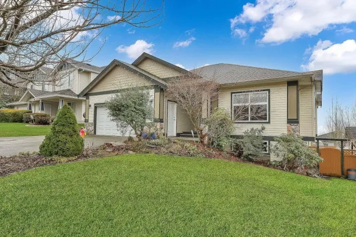 32484 BEST AVENUE, Mission