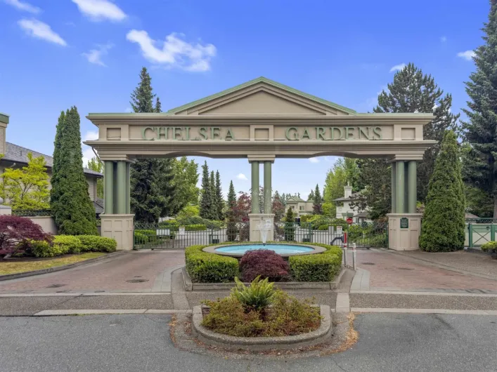 325 13880 70 AVENUE, Surrey