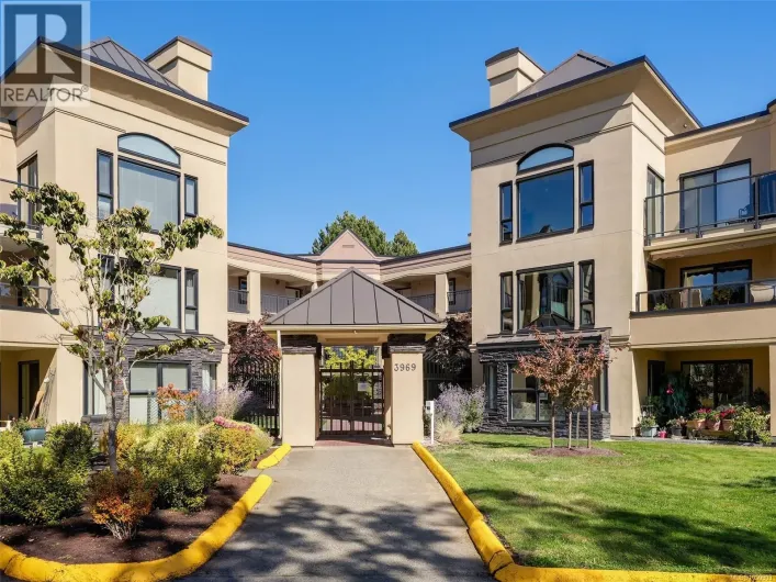 325 3969 Shelbourne St, Saanich