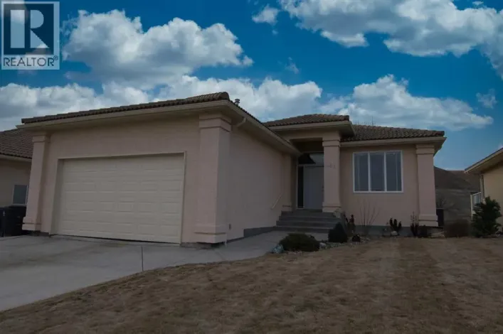 325 Canyon Boulevard W, Lethbridge