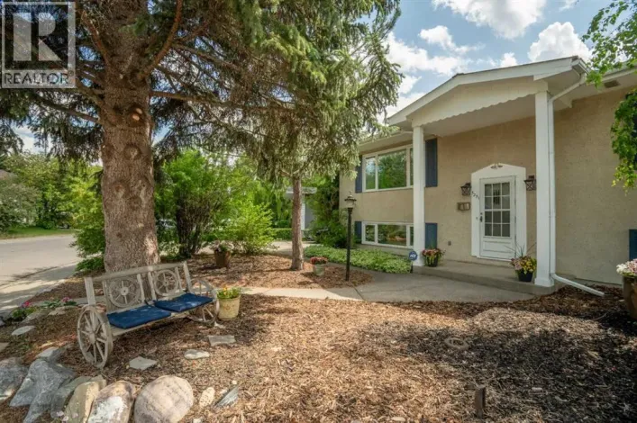 3251 Bearspaw Drive NW, Calgary