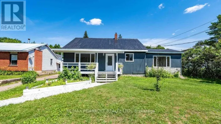 32560 HIGHWAY HIGHWAY, Laurentian Hills