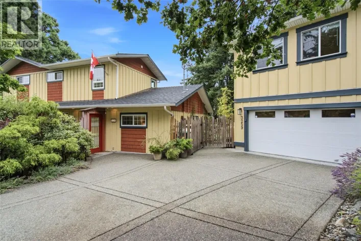 3259 Dolphin Dr, Nanoose Bay