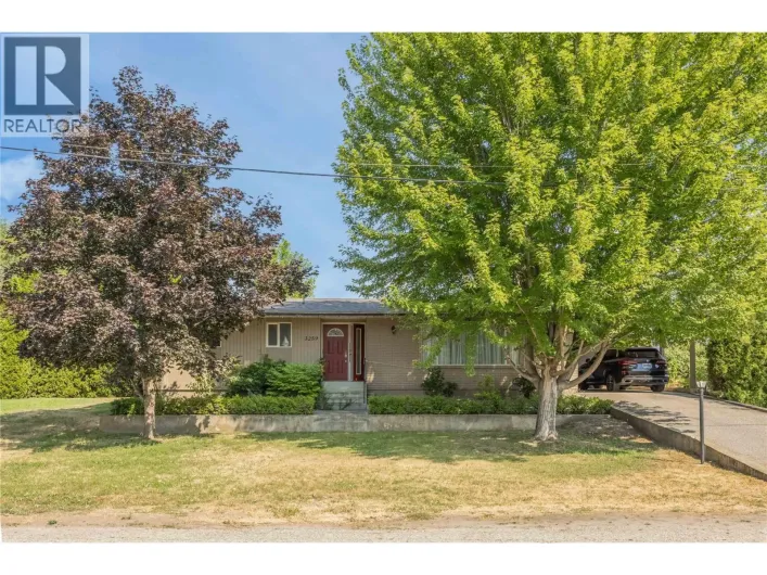 3259 St Amand Road, Kelowna