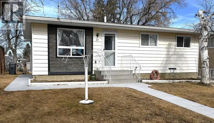 326 3 Avenue, Bassano
