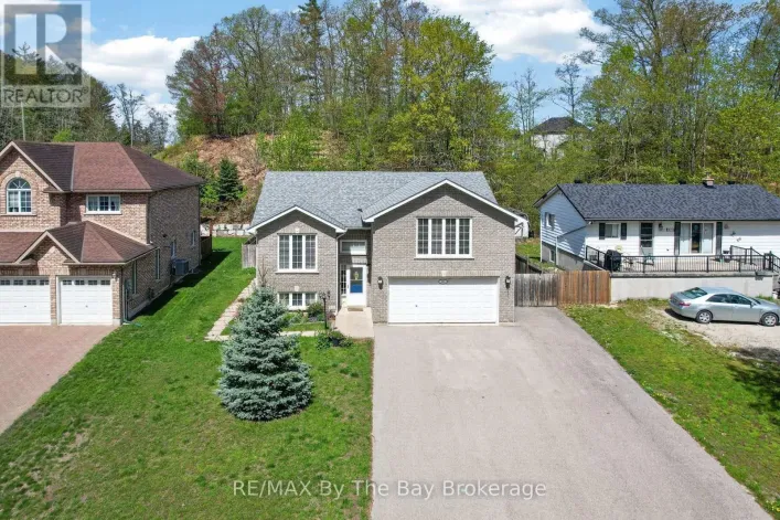 326 GOLF COURSE ROAD, Wasaga Beach