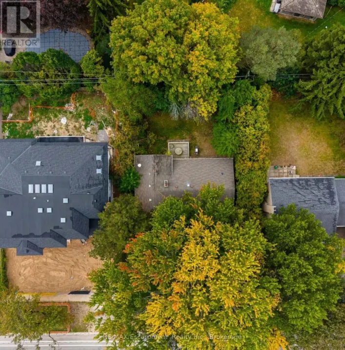 326 WALKERS LINE, Burlington