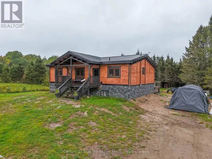 3269 CHISWICK LINE, Chisholm
