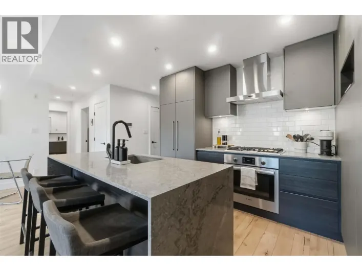327 3131 MURRAY STREET, Port Moody