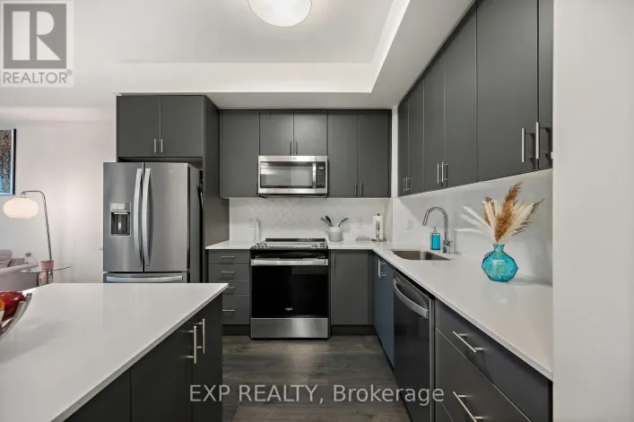 327 - 3200 WILLIAM COLTSON AVENUE, Oakville