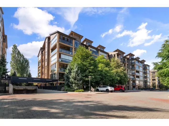 327 8067 207 AVENUE, Langley