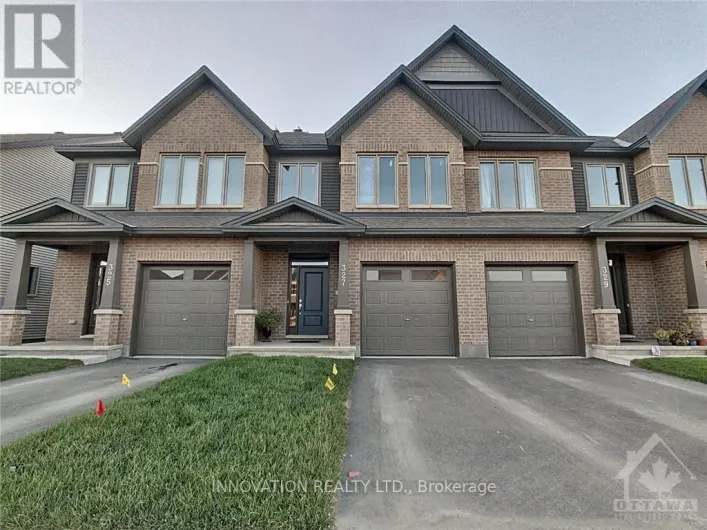 Row / Townhouse for sale: 327 BARRETT FARM DRIVE N, Ottawa