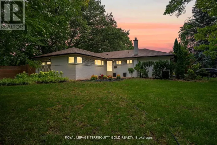327 RIVER SIDE DRIVE, Oakville