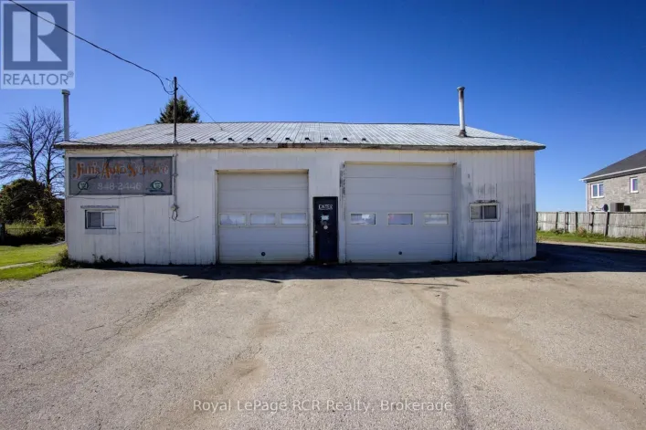 327 TUCKER STREET, Wellington North