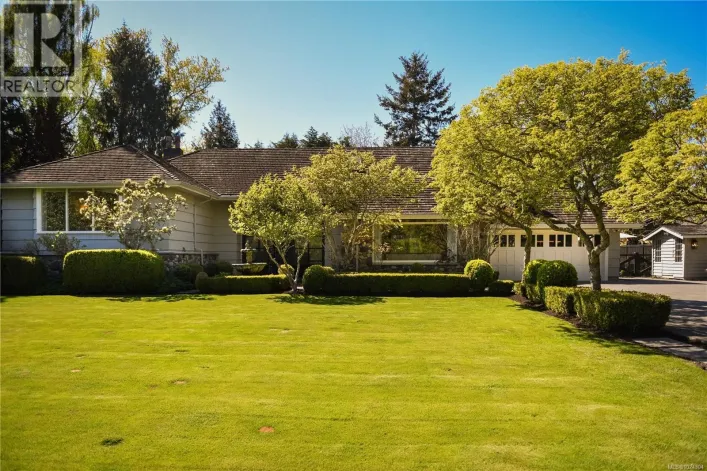 3270 Beach Dr, Oak Bay