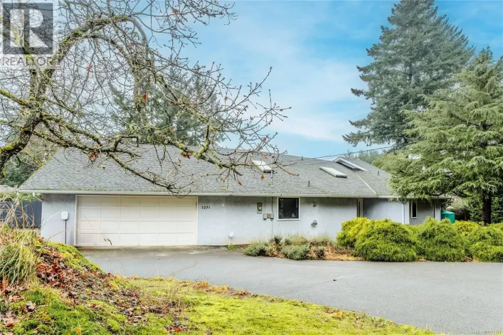 3271 Dolphin Dr, Nanoose Bay