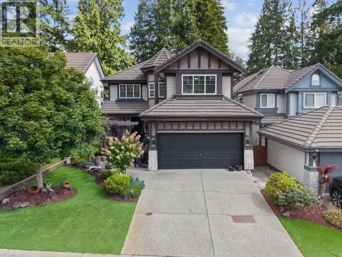 3277 CHARTWELL GRN, Coquitlam