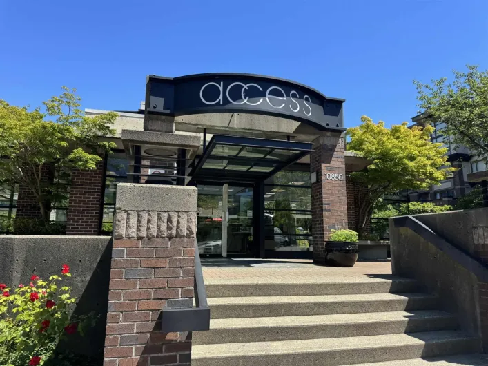 328 10838 CITY PARKWAY, Surrey