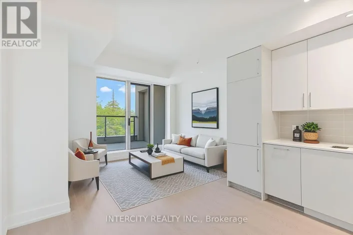 328 - 2075 KING ROAD, King