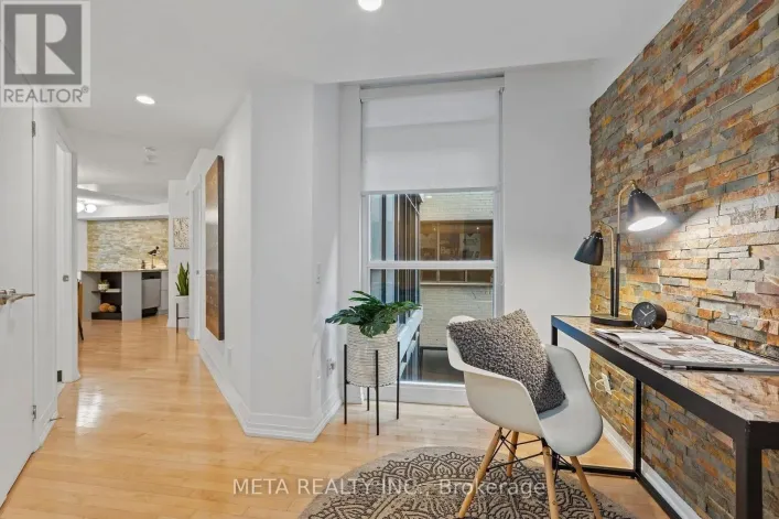 328 - 25 CARLTON STREET, Toronto