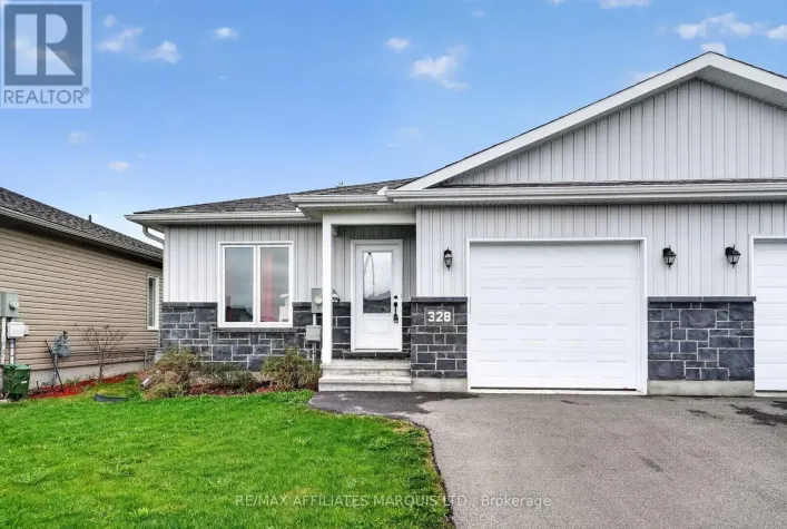 328 BELFORT CRESCENT, Cornwall