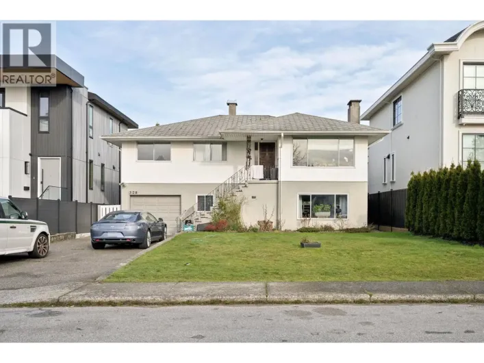 328 E 18TH STREET, North Vancouver