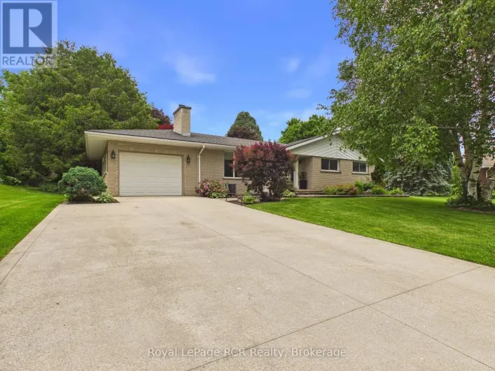 328 SUMMIT DRIVE, North Huron