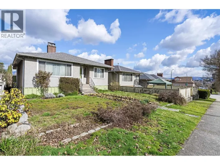 3281 E 2ND AVENUE, Vancouver