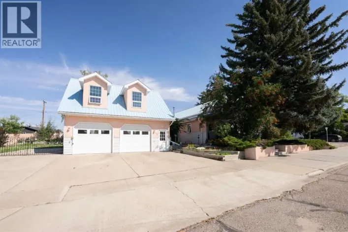 329 2 Avenue NE, Milk River