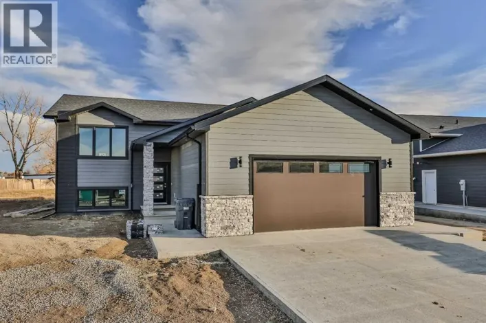 329 9 Street N, Picture Butte