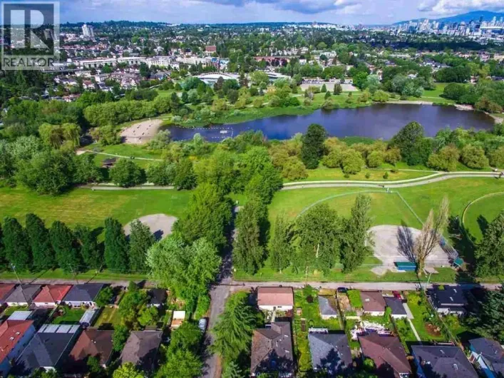 3290 GARDEN DRIVE, Vancouver