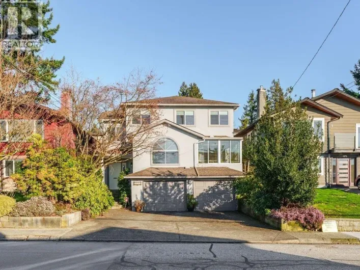 3298 MAHON AVENUE, North Vancouver