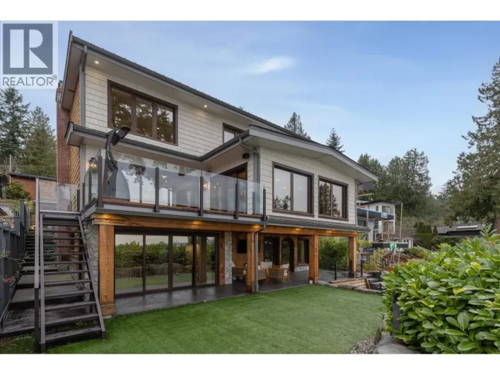 3298 RADCLIFFE AVENUE, West Vancouver