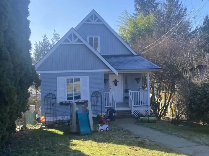 32988 3RD AVENUE, Mission