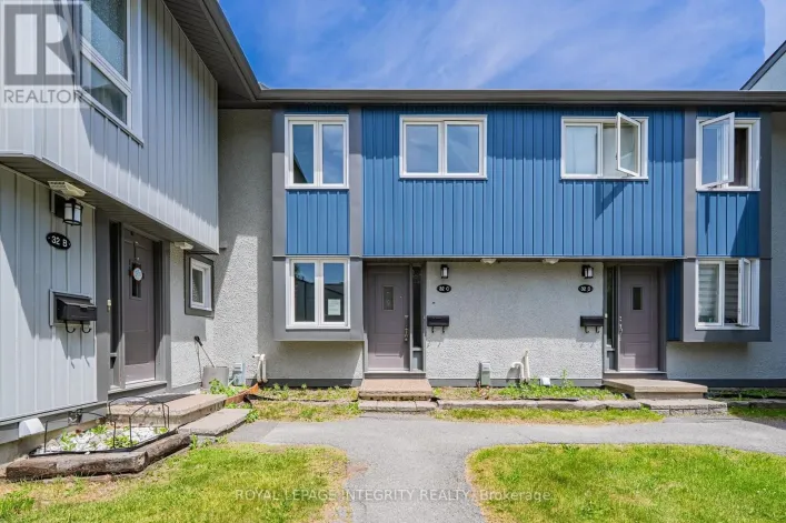 32C BENLEA DRIVE, Ottawa