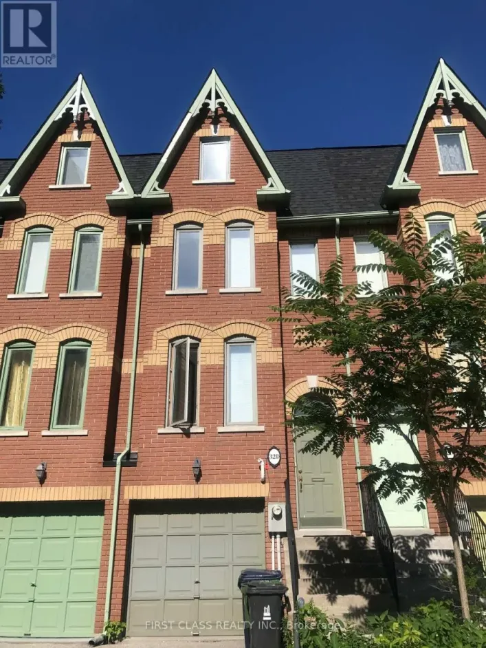 32D OXFORD STREET, Toronto