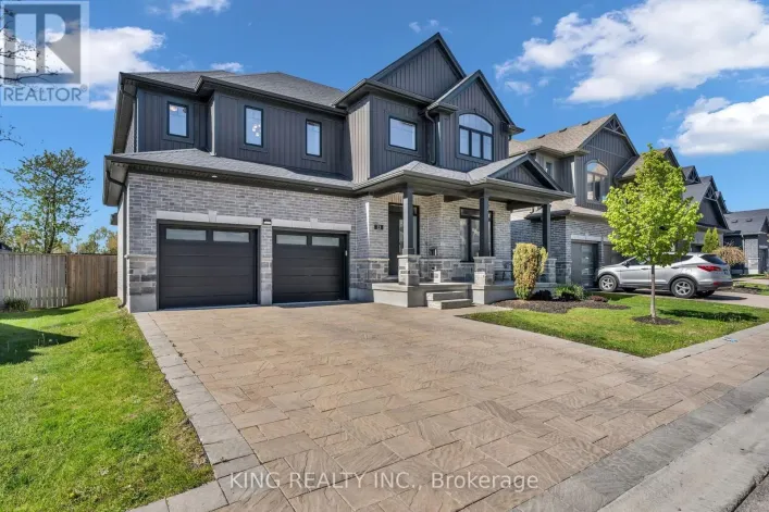33 - 1061 EAGLETRACE DRIVE, London North