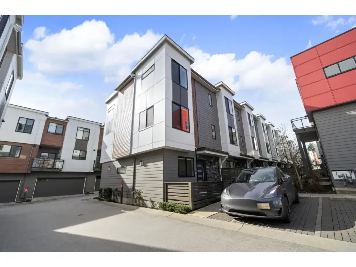 33 1639 162 STREET, Surrey