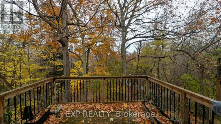 33 - 350 CAMELOT COURT, Oshawa