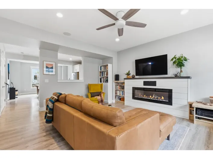 33 386 PINE AVENUE|Harrison Hot Springs, Harrison Hot Springs
