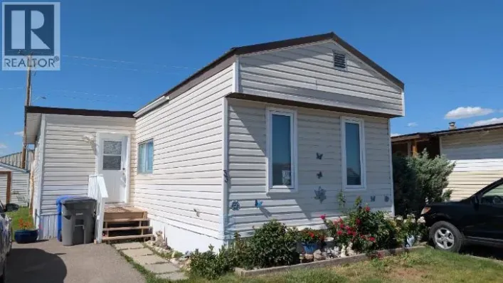 33, 5853 4 Street W, Claresholm