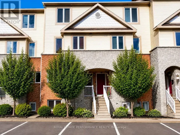 33 - 59 STRATHAVEN PRIVATE, Ottawa