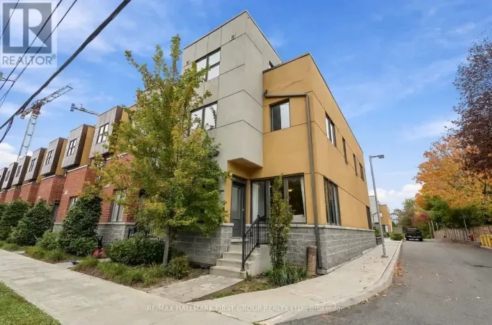 33 - 9 CLINTWOOD GATE, Toronto