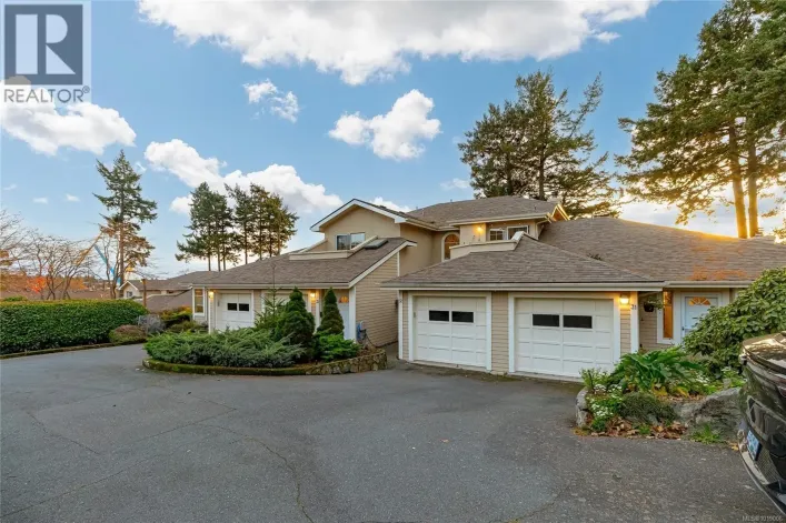 33 909 Admirals Rd, Esquimalt