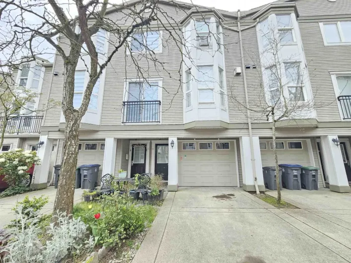 33 9559 130A STREET, Surrey
