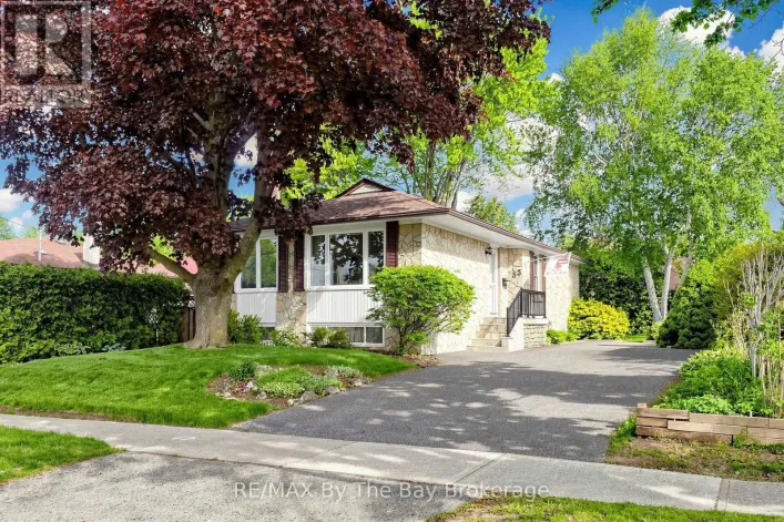 33 ADA CRESCENT, Toronto