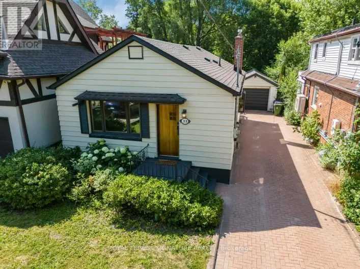 33 ASH CRESCENT, Toronto